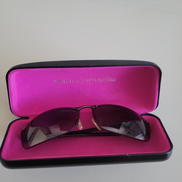 Diane Von Furstenberg Sunglasses Case - Picture 3 of 6